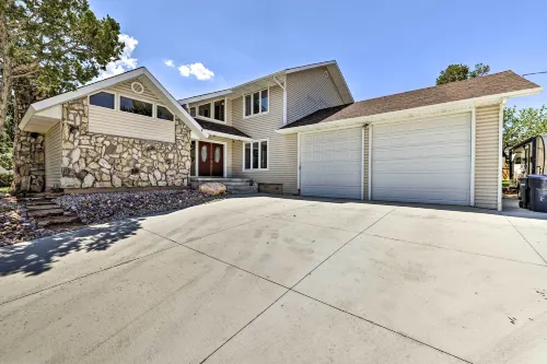 Arcade Games & Great Location! 7Br Cedar City Home - balcony