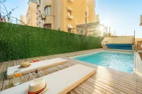 Netanya Beach & Pool Comfort Stay - Kolam Renang
