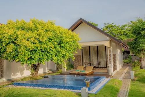 Uppuveli Beach by Dsk