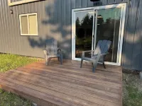 Beautiful modern 2 bedroom apartment, near trails, with big parking lot