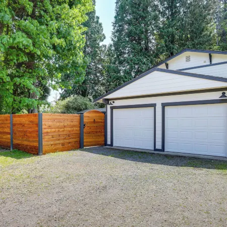 Farmhouse w/ Private Hot Tub < 1 Mile to Birch Bay