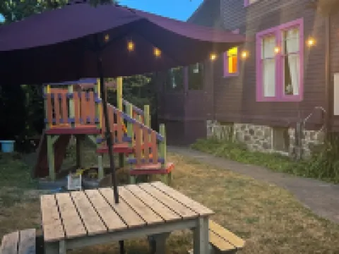 5-Min Walk to Downtown Olympia and Capital Lake, 4Br, Sleeps 13 Hotels in Olympia