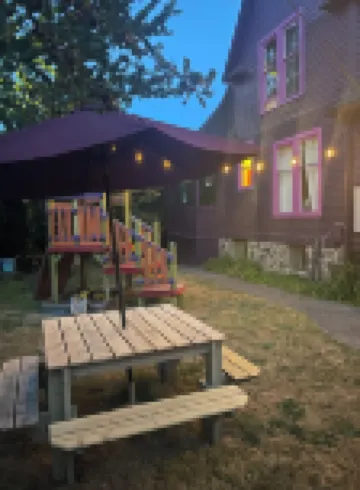 5-Min Walk to Downtown Olympia and Capital Lake, 4Br, Sleeps 13
