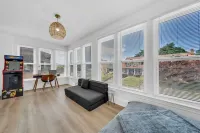 Sunroom~ 500mbps ~record player ~Office ~Keurig