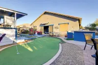 Putting Green & Hot Tub: Goodyear Retreat!
