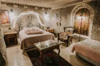 Holiday Cave Hotel - 4 ดาว