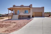 3 Mi to Lake Powell: Pet-Friendly Page Home - spa