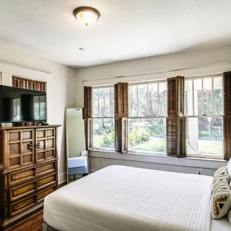 Belhaven Beauty 3Br/2BA Near Belhaven College & Med Center