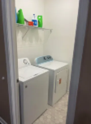 3-bedroom townhome in tranquil Delmar with WiFi, AC. Relax and unwind