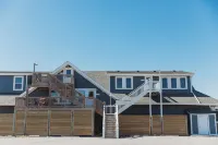 Steps to Duck Fun: Sunset Views, Resort Amenities! w/Beach Access!