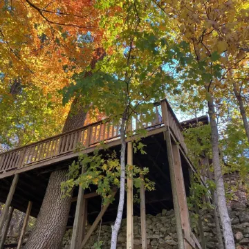 Historic "Woody" Cabin on the River at Miramichee Falls w/kayaks