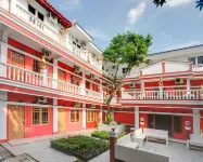 Losmen Kebun Indah Hotels in Jatiasih