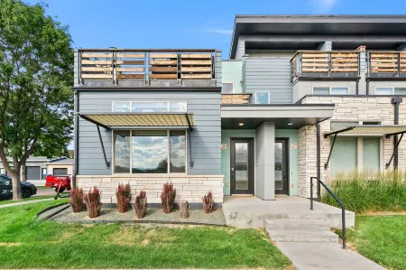 Old Town Modern New Build: Rftp Spa W/ Mtn Views!