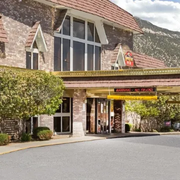 Ramada by Wyndham Ely