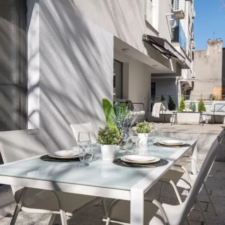 Uphome Suites