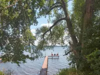 Spacious 5-bedroom house with AC, WiFi in charming Bemus Point Hotele w: Ellery