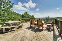 Secluded Tuskahoma Retreat w/ Deck & Views! - Homestays