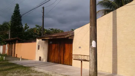 House Spacious Airy 150m beach Indaiá Bertioga DESC. 10% VISA PAYMENT