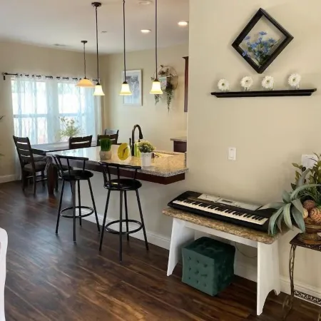 Brand New Home Close to Sequoia /w Tub & Games