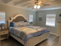 The Trusty Trout - 5 bedroom house w/ lighted pier on Caney Creek in Sargent, TX