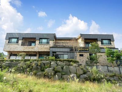 Jeju Gwaneumsa Ganeun Gil Pension
