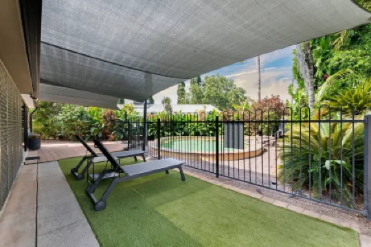 Nature s Nest Pool Spa Outdoor Kitchen Dining