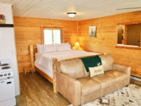 Elk Cabin - Mountain Views, Hear Rushing River, Private, Pet Friendly 斯蒂爾沃特縣酒店