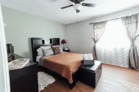 Cozy 5-Bedroom Home in Aurora!Perfect blend of comfort & convenience