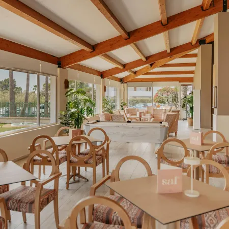 Garden Saladina - Adults Only