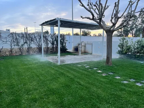 Villa Giorgia, with large garden 50 meters from the beautiful sea of Savelletri. Hotels in Savelletri