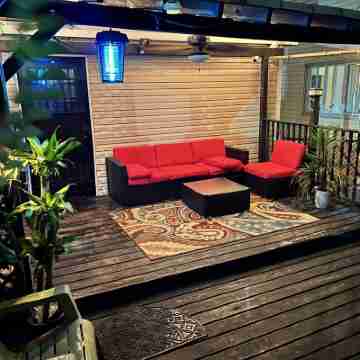 5 mins from Jfk and resorts world casino Others