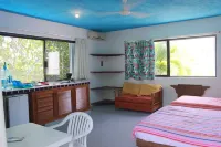 Studio Apartment w/ Kitchennete across the street from the beach