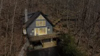 Game Room, Hot Tub, Pet-Friendly, Fire-pit, Views on 3-Acres in Seven Devils