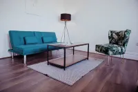 Converted bank: centre of Town (split apartment)