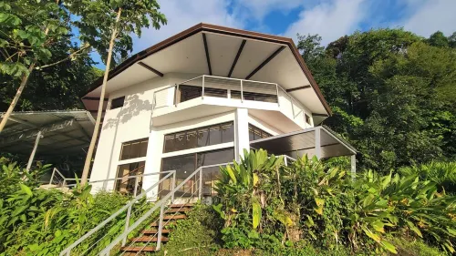 Panoramic Ocean Views!  5 Minutes to Dominical. Private Pool with Huge Sun Deck.