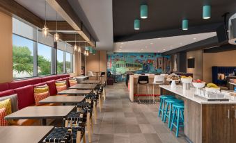 Tru by Hilton Hershey Chocolate Avenue