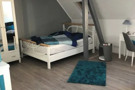 Charming apartment on Wasserburg Anstel equestrian farm Отели в г. Роммерскирхен