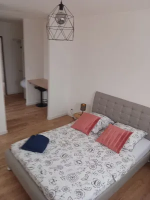 Spacious private villa with swimming pool, very quiet area