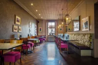 The Tontine Hotel - breakfast