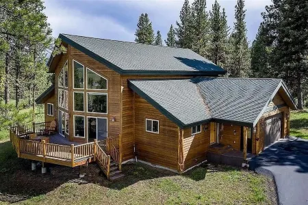 Splendid and Comfortable Retreat in Meadows Valley. Views of Brundage Mountain.