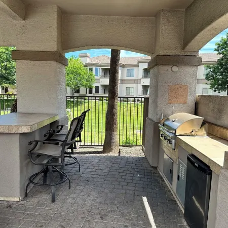 Gilbert/Mesa Solana Luxury Condo 1 Bdrm/1 Bath Near MD Anderson Cancer Center