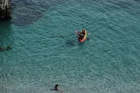 2-person house with sea view 600 meters from the beach Hotels in Plomodiern