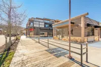 Modern studio with huge balcony overlooking main street in Grand Lake Hotels in Grand Lake