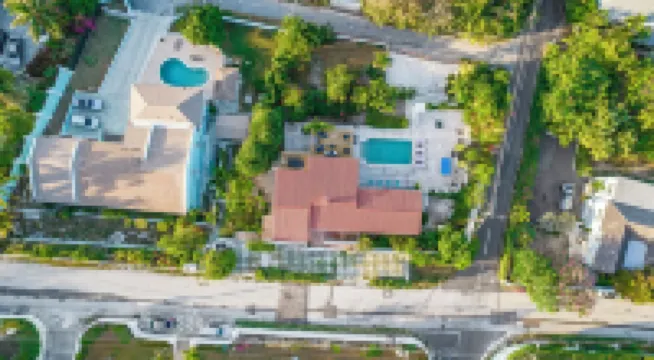 Spectacular Ocean View Villa with Pool 7-Min Walk to the Beach โรงแรมใน