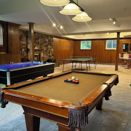 Otters Cove 5 Bedroom Luxury Cottage Отели в г. Кларингтон