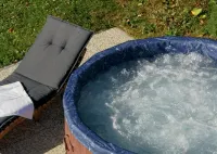 Charming cottage with beautiful view and hot tub Hotels in Pavlova Vas