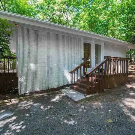 Grandma’s House - Minutes from Unc, Firepit, Ninja Creami Available to Rent