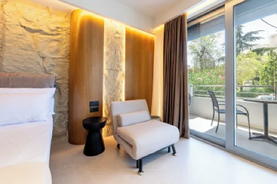 Fiftyone Luxury Studio in Alimos just 500m from the beach and Alimos Marina .