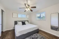 4BD - Hot Tub, BBQ, Games - 10 Mins to Olde Town - 4-Star