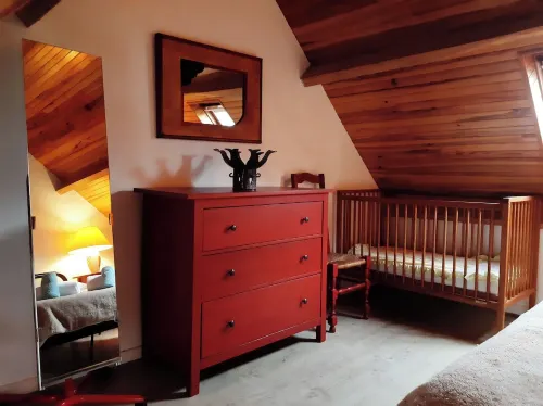 250 m from the sea, port and shops. in a quiet, private cul-de-sac. Penmarch 호텔